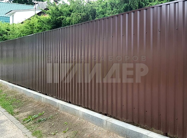 Ограждение из профнастила на металлическом каркасе ПН-179